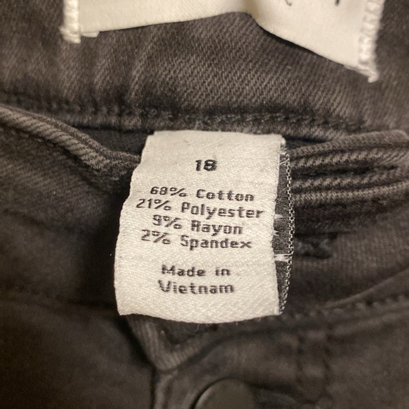 Lane Bryant Button Fly Capris - Picture 5 of 8